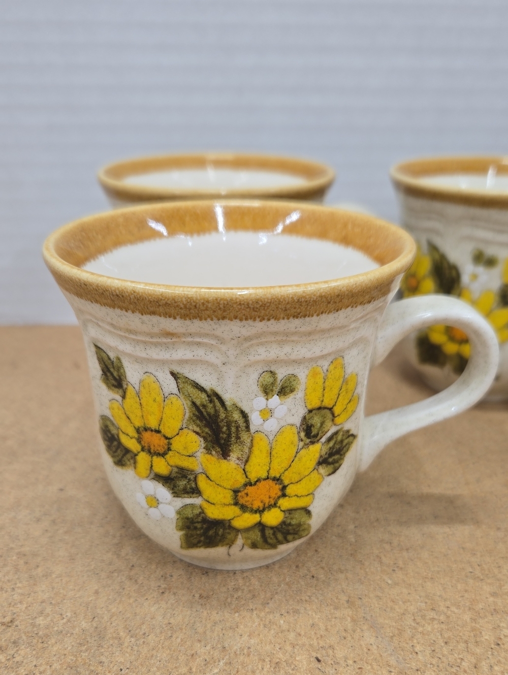 4 - MIKASA SUNNY SIDE EB 802 Coffee Mugs
